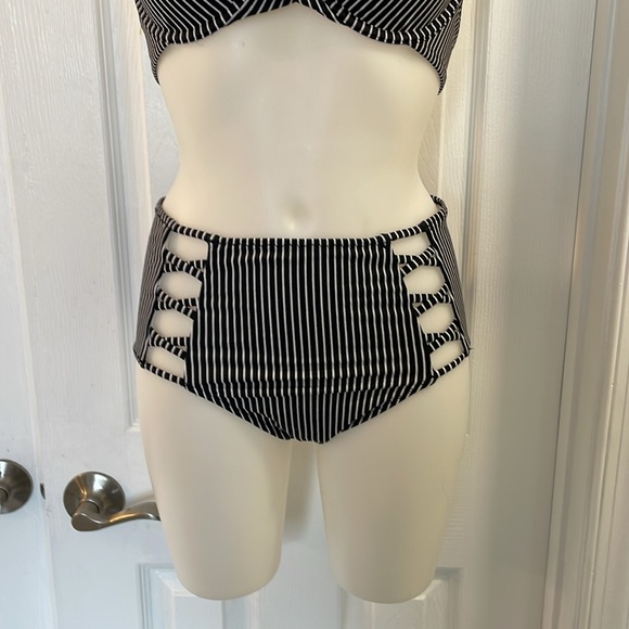 SHADE & SHORE UNDERWIRE TWIST FRONT TOP 34B HIGH WAIST BOTTOM SWIMSUIT SIZE S - Picture 6 of 15